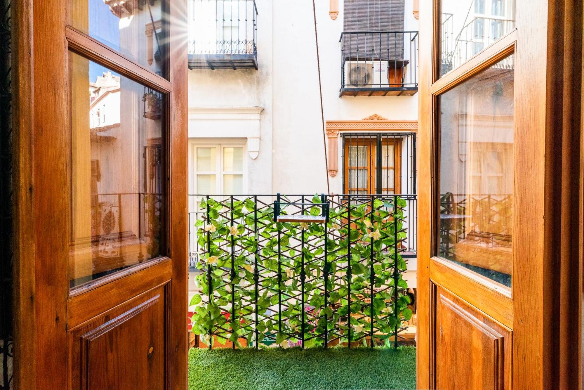 Apartamento Las Mil Y Una Noches กรานาดา ภายนอก รูปภาพ
